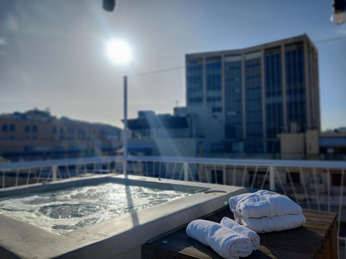 Unique Solar Penthouse With Jacuzzi And Sauna In Central Athen Exterior foto